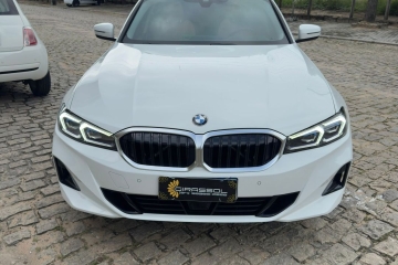 320i